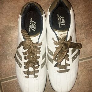 Men’s Sketchers size 11.